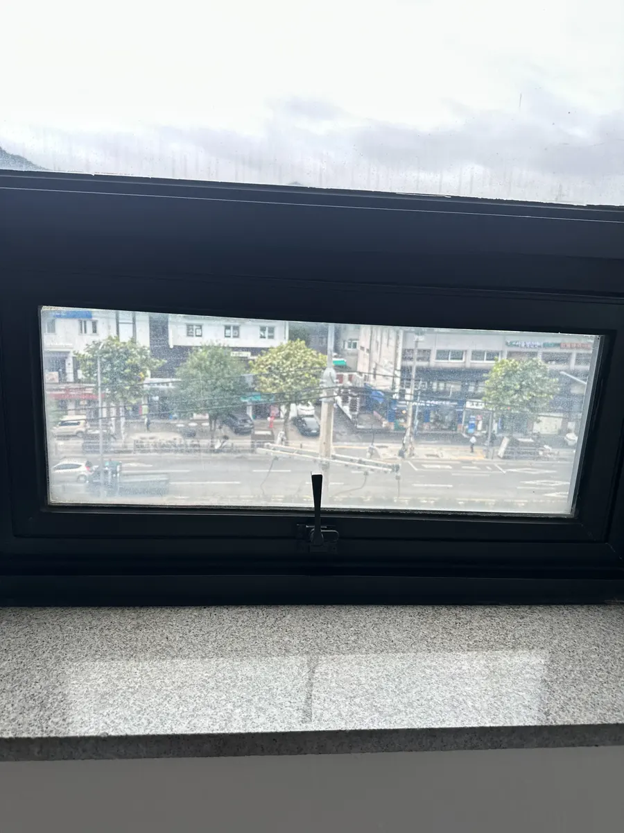 상가 창문 개폐 저항 해소