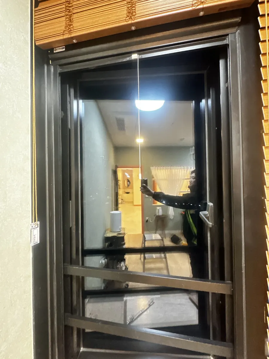안열리는 창문 수리 현장 사진 - 오피스텔 잠금