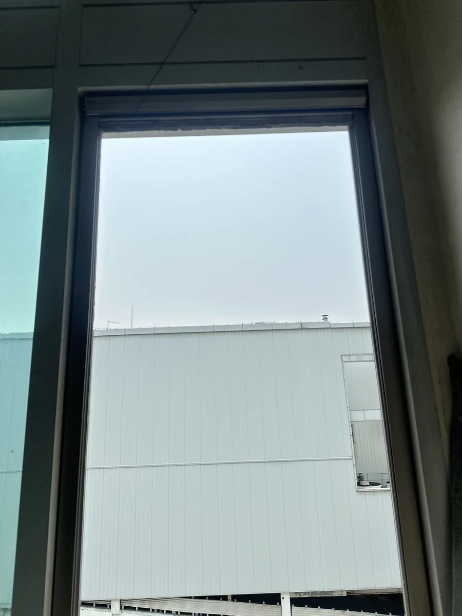 캐시먼트창 유리 교체 작업