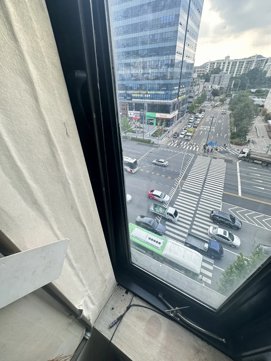 캐시먼트창 방충망 위치 조정