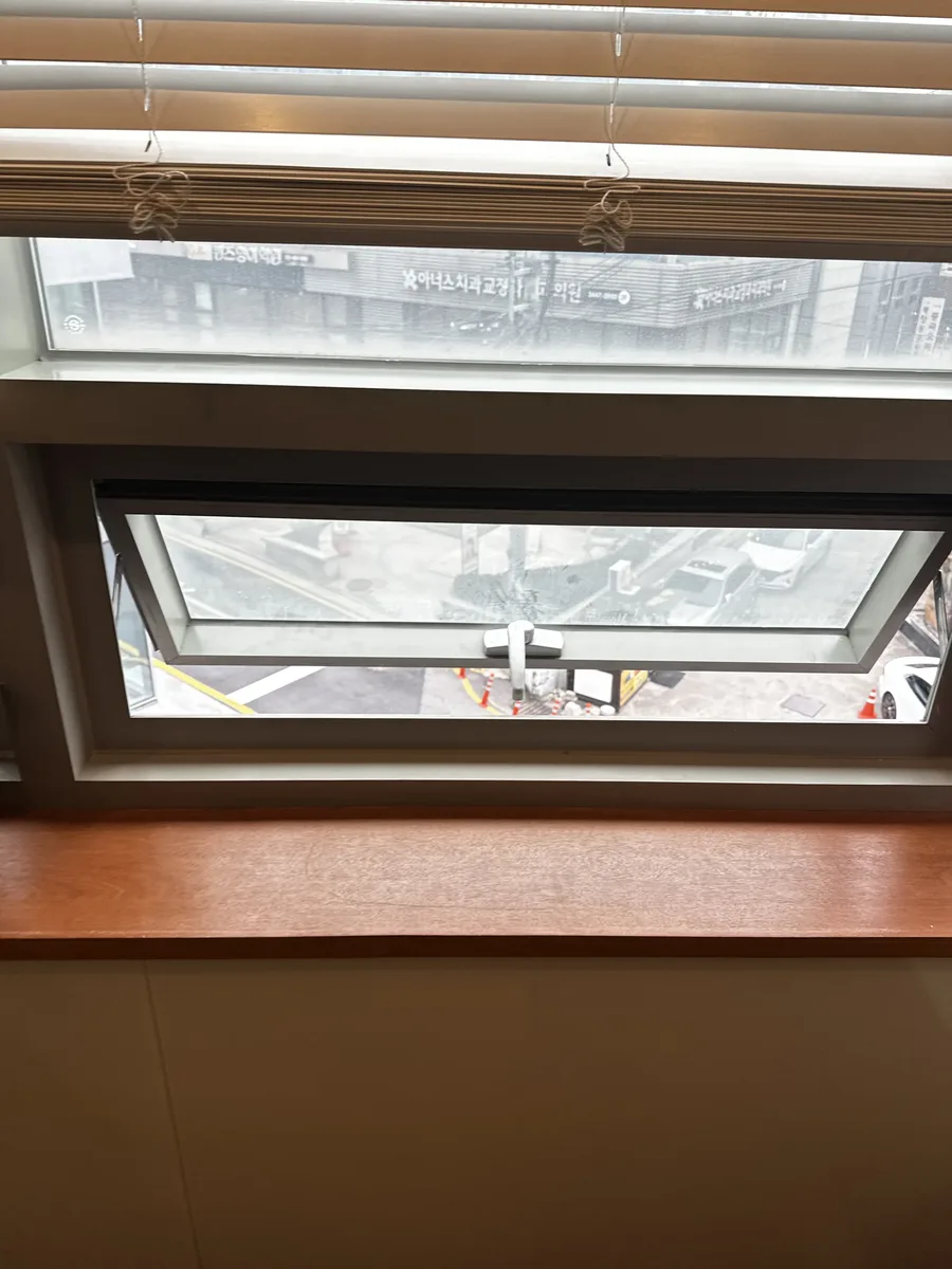 프로젝트창 방충망 찢어짐 확인