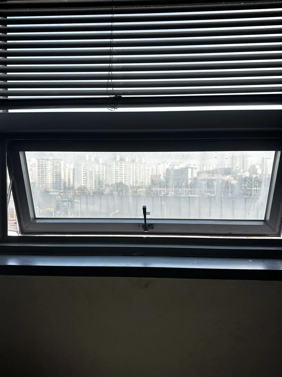 프로젝트창 보조 잠금장치 설치
